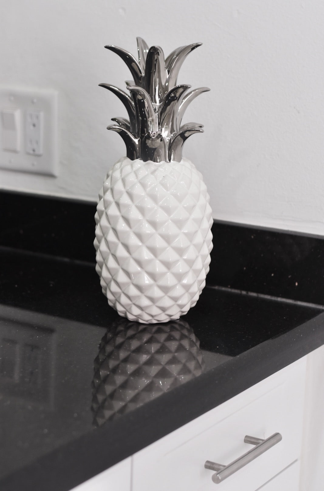 Tabletop Kitchen Pineapple Sculpture - Expo Home Decor